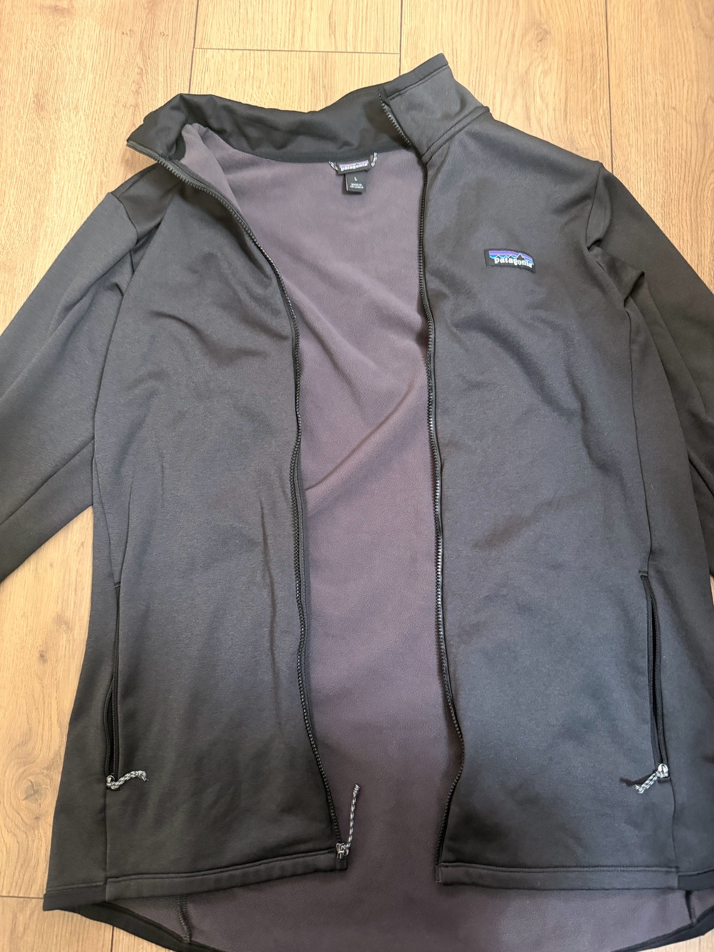 Patagonia Women’s Black Performance Full-Zip Jacket - Picture 4 of 4